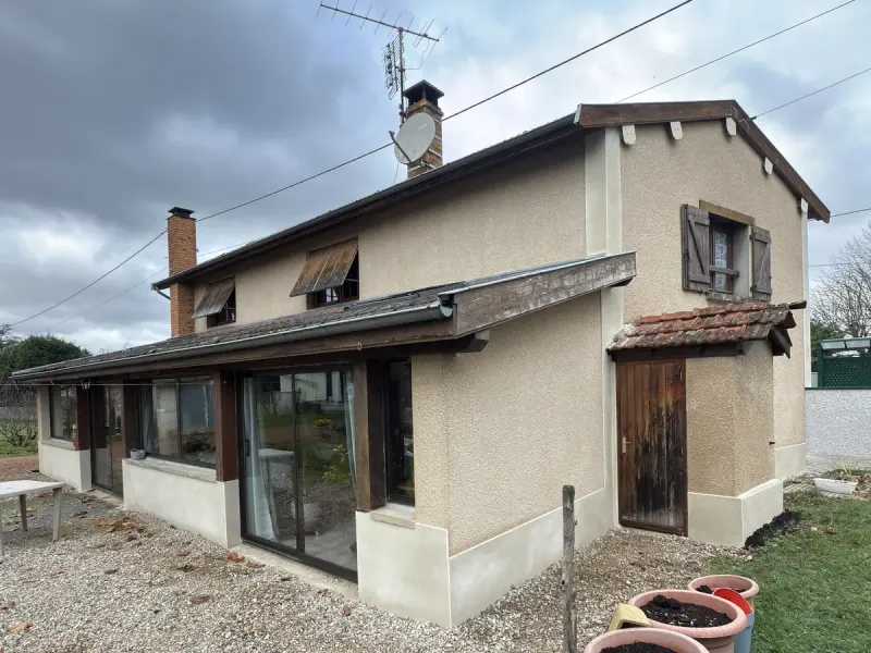 Maison avant ravalement, enduit terni